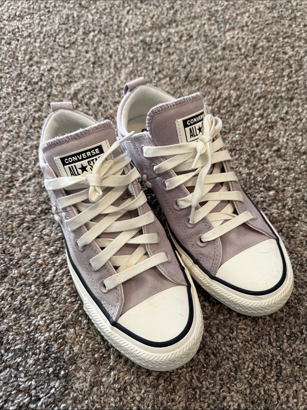 Converse Madison Oxford Low Top Sneakers in Pale Lavender and White Size 8
